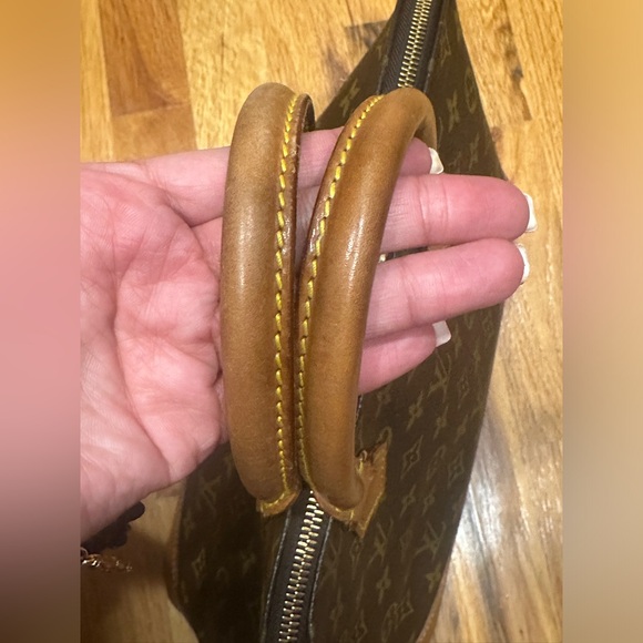 AUTHENTIC LOUIS VUITTON Alma PM Vintage Handbag - Picture 10 of 16